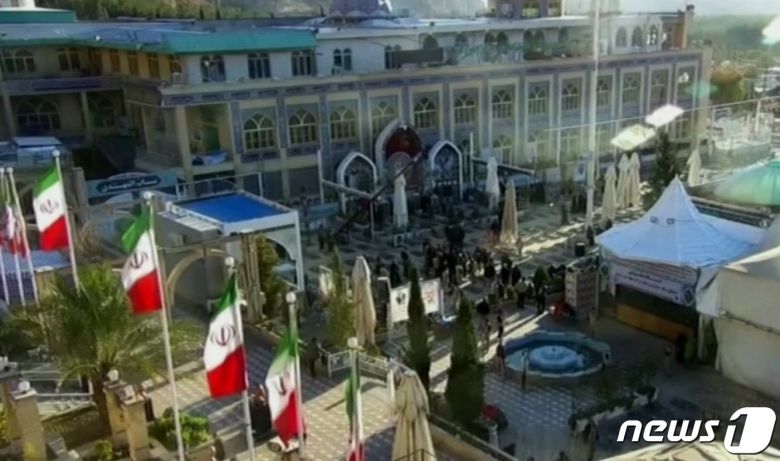 3일(현지시간) 이란 남동부 케르만시 사헤브 알자만 모스크 인근에서 폭탄 테러가 발생했다.. ⓒ AFP=뉴스1 ⓒ News1 박형기 기자