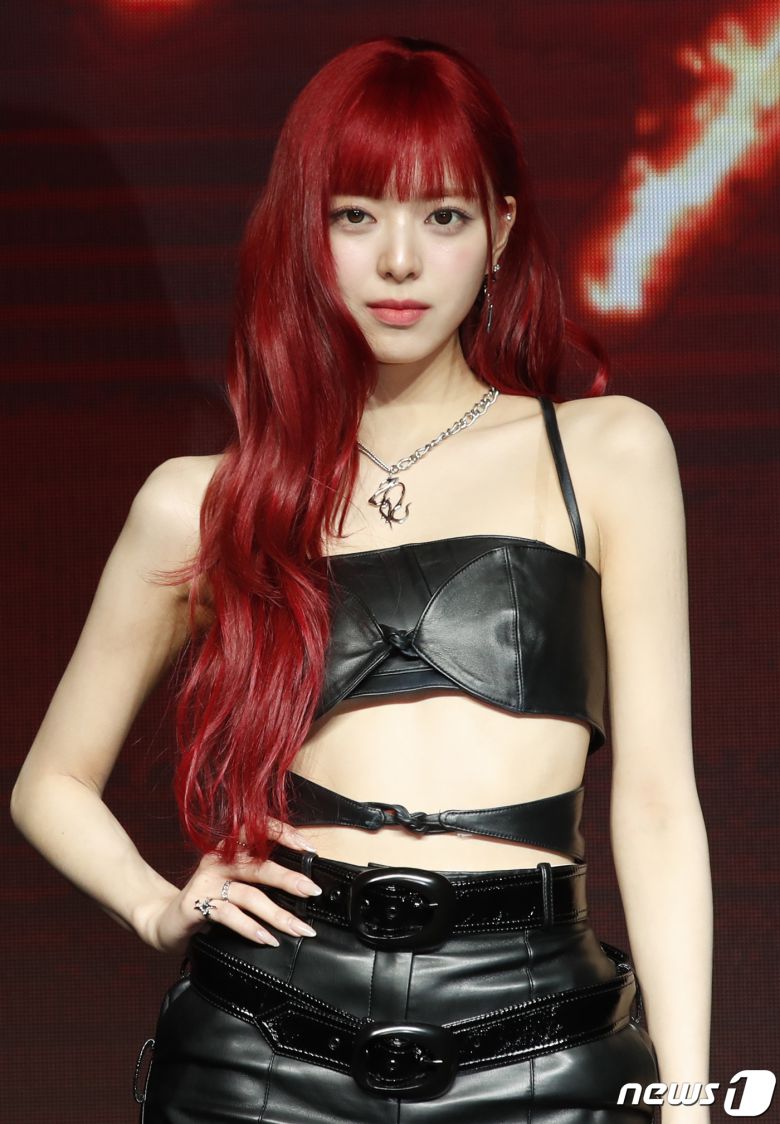 있지 유나가 8일 서울 영등포구 콘래드 호텔에서 가진 새 미니 앨범 '본 투 비(BORN TO BE)' 발매 기념 기자간담회에서 포즈를 취하고 있다. ⓒ News1 권현진 기자