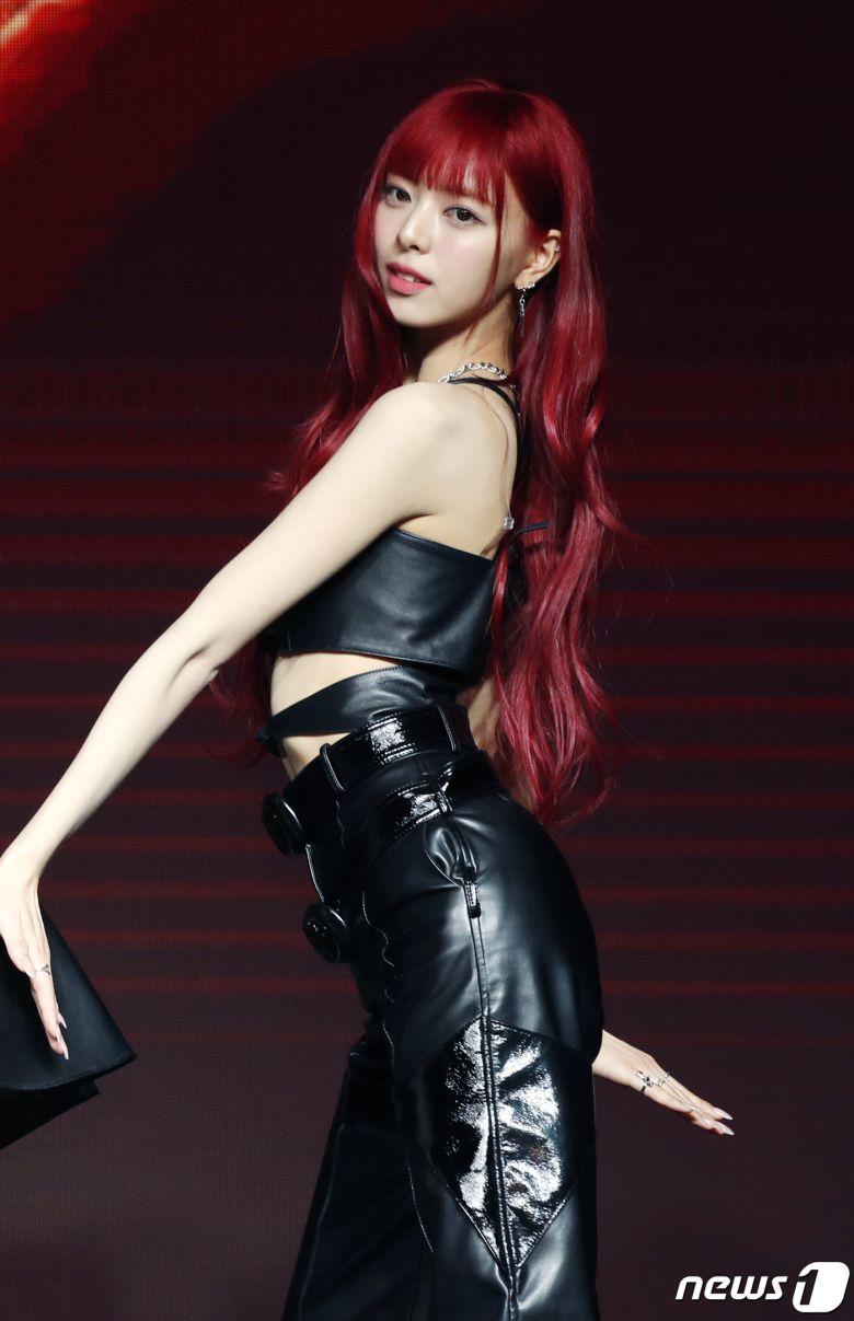 있지 유나가 8일 서울 영등포구 콘래드 호텔에서 가진 새 미니 앨범 '본 투 비(BORN TO BE)' 발매 기념 기자간담회에서 매력을 발산하고 있다. ⓒ News1 권현진 기자