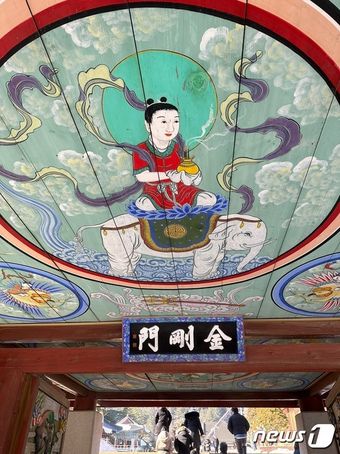 신라 선덕여왕 12년에 창건된 월정사ⓒ News1