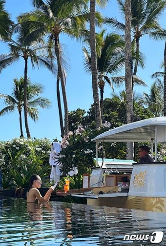 성인 인피니트풀엔 수영을 즐기며 주문할 수 있는 별도의 칵테일바가 있다ⓒ News1