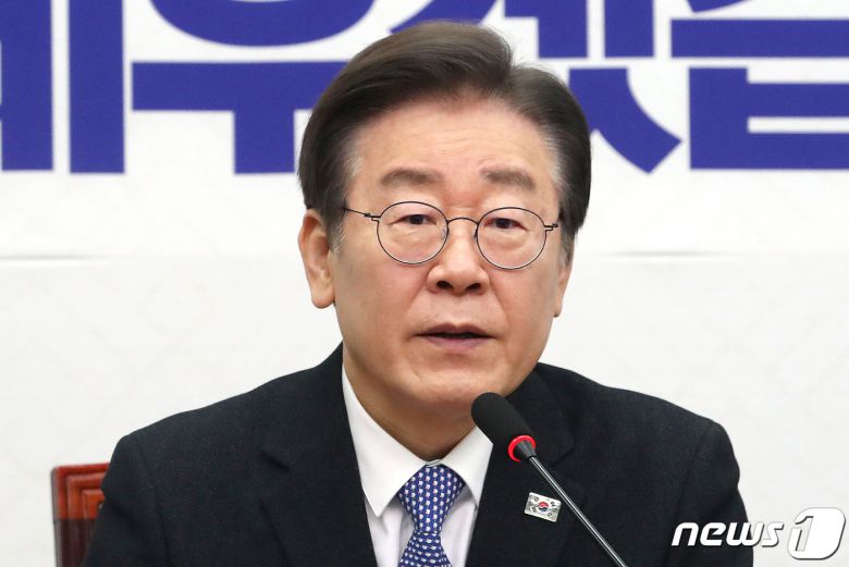 이재명 더불어민주당 대표가 7일 오전 서울 여의도 국회에서 열린 최고위원회의에서 발언을 하고 있다. 2024.2.7/뉴스1 ⓒ News1 임세영 기자