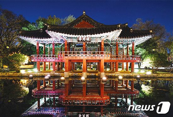 전북 남원시 광한루원의 야경.(전북자치도 제공)/뉴스1