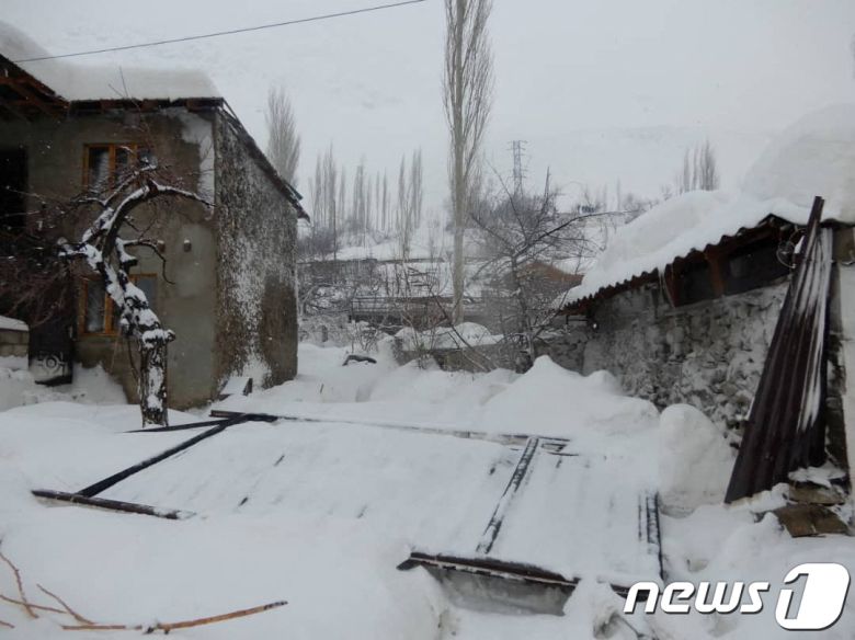 2023년 2월 15일(현지시간)부터 19일까지 타지키스탄에서 총 200 차례의 눈사태로 19명이 목숨을 잃었다. 사진은 눈사태로 폐허가 된 고르노 바다흐샨 자치주 한 마을의 모습. (사진은 기사 내용과 무관함) ⓒ 로이터=뉴스1 ⓒ News1 박재하 기자