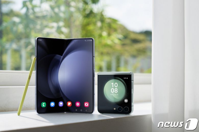 삼성전자 갤럭시 Z플립5와 Z폴드5. (삼성전자 제공) 2023.7.26/뉴스1