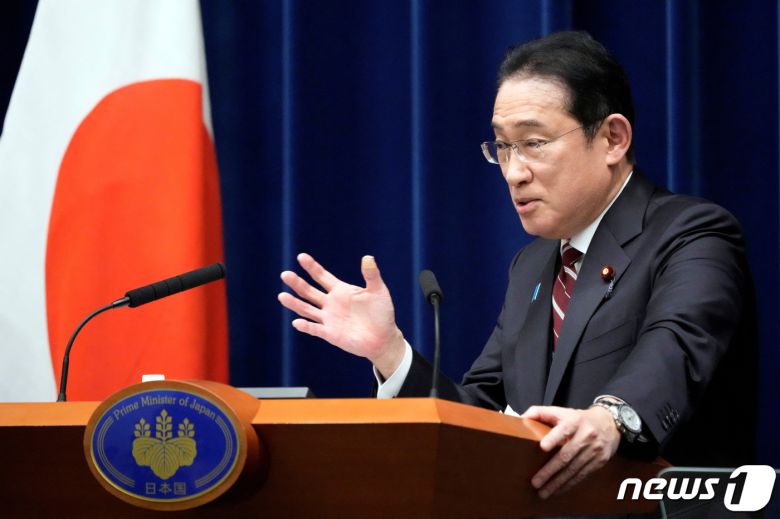 28일 일본 도쿄에서 기시다 후미오 총리가 2024 예산안 성립 후 기자회견에서 언론의 질문에 답하고 있다. 2024.03.28/ ⓒ 로이터=뉴스1 ⓒ News1 권진영 기자