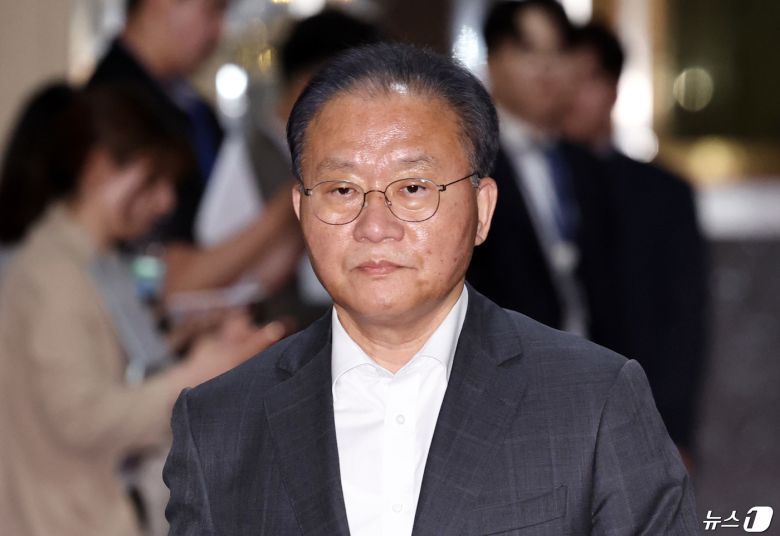 윤재옥 국민의힘 원내대표 겸 대표 권한대행이 23일 오후 서울 여의도 국회에서 여야 원내대표 회동을 위해 국회의장실에 들어서고 있다. 2024.4.23/뉴스1 ⓒ News1 구윤성 기자