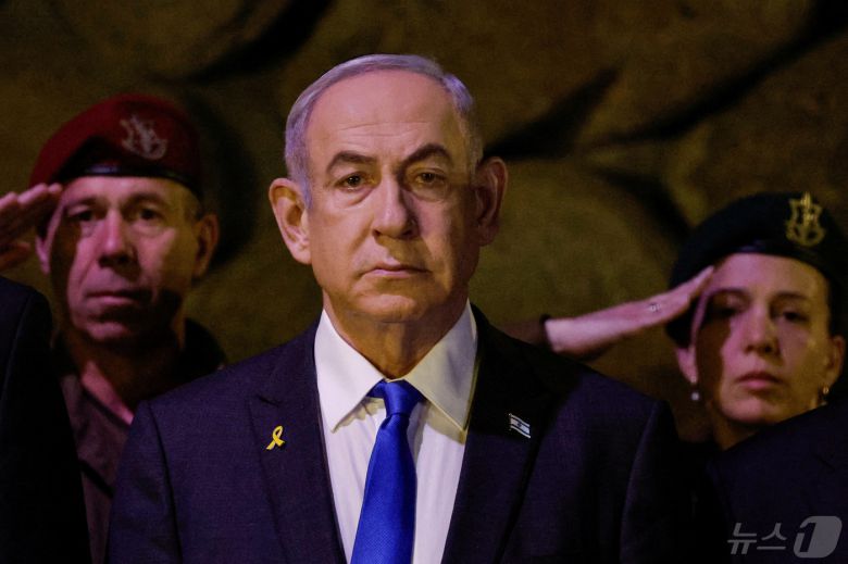 6일(현지시간) 이스라엘 예루살렘의 세계 홀로코스트 추모센터에서 베냐민 네타냐후 총리가 홀로코스트 추모의 날 기념 행사에 참석했다. . 2024.05.06/ ⓒ 로이터=뉴스1 ⓒ News1 권진영 기자