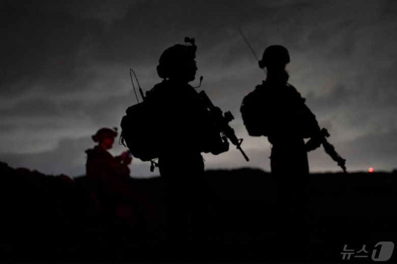 7일(현지시간) 가자지구 북부 베이트하눈에서 이스라엘 군인들이 지하터널을 해체하고 있다. 2024.05.07/ ⓒ AFP=뉴스1 ⓒ News1 권진영 기자