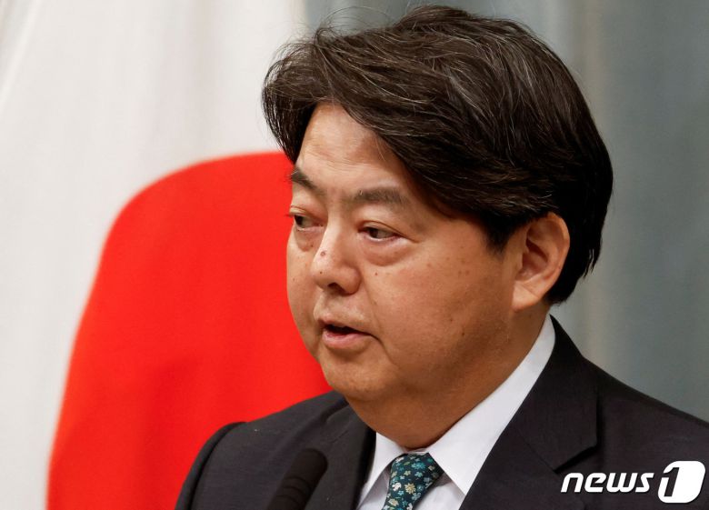 하야시 요시마사 신임 일본 관방장관이 14일(현지시간) 일본 도쿄에 있는 총리 관저에서 열린 기자회견에 참석하고 있다. 2023.12.14 ⓒ 로이터=뉴스1 ⓒ News1 정지윤 기자