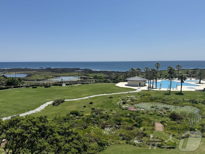 해비치 리조트 제주 객실에서 바라 본 표선면 바다 풍경. ⓒ 뉴스1 김형준 기자