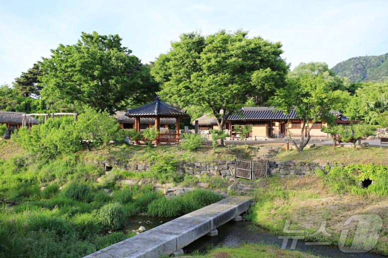 500여 년의 역사를 간직한 아산 외암마을(한국관광공사 제공)