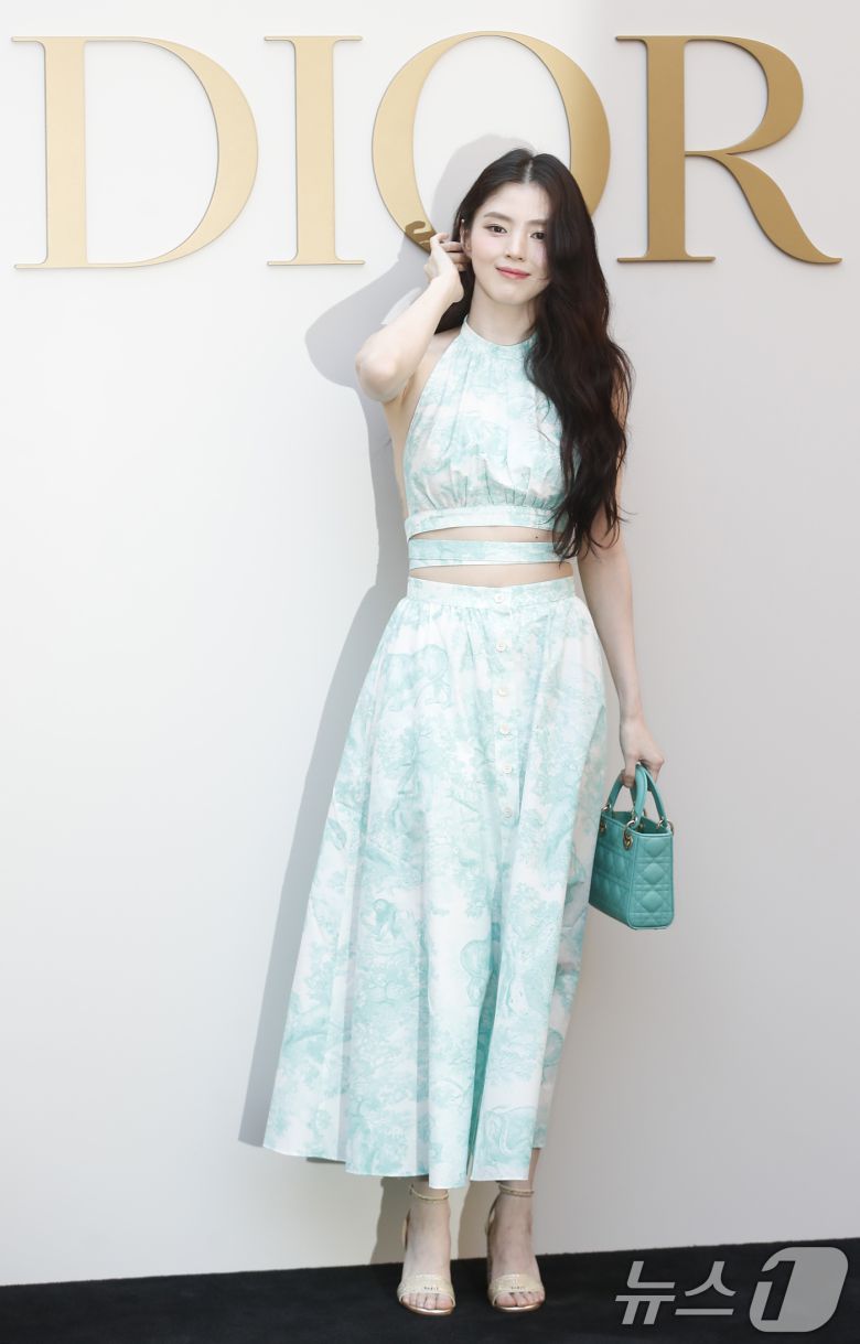 배우 한소희가 29일 서울 성동구 디올에서 열린 포토행사에서 매력을 발산하고 있다. ⓒ News1 권현진 기자
