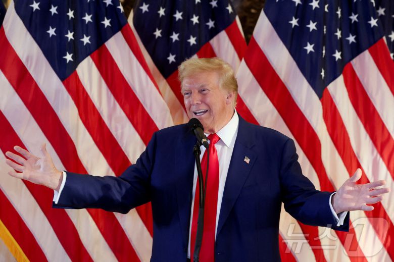 31일(현지시간) 도널드 트럼프 전 미국 대통령이 이른바 '성추문 입막음 돈' 형사재판에서 유죄 평결을 받은 지 하루 만에 뉴욕 트럼프 타워에서 기자회견을 가졌다. 2024.06.01/뉴스1 ⓒ 로이터=뉴스1 ⓒ News1 조소영 기자