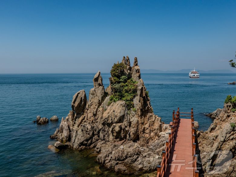 부아산 구름다리 갯티길에서 만나는 오형제 바위(한국관광공사 제공)