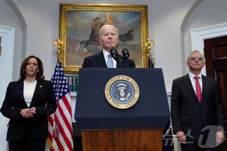 조 바이든 미국 대통령이 14일(현지시간) 도널드 트럼프 전 미국 대통령에 대한 총격 사건과 관련해 백악관에서 성명을 발표했다. ⓒ 로이터=뉴스1 ⓒ News1 이창규 기자