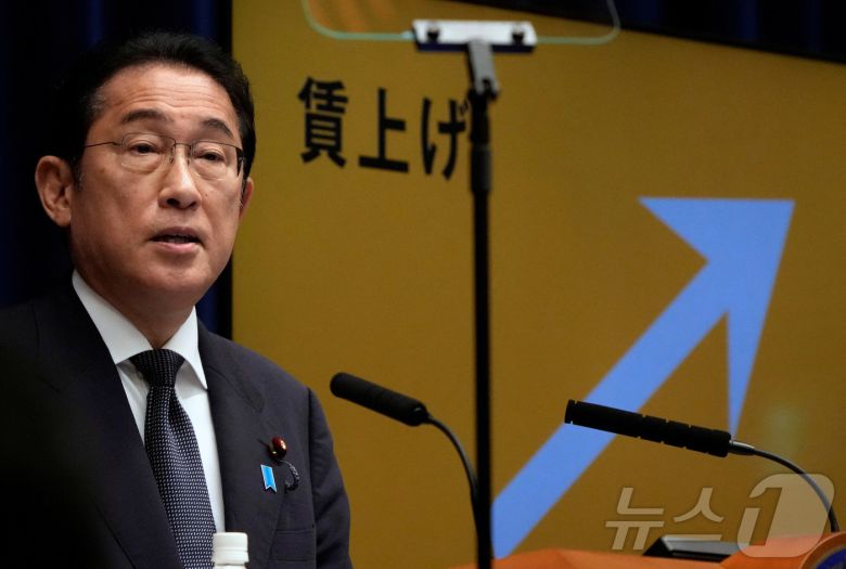 21일 일본 도쿄 총리관저에서 기시다 후미오 일본 총리가 임금인상 정책에 대해 발언하고 있다. 2024.06.21/ ⓒ 로이터=뉴스1 ⓒ News1 권진영 기자