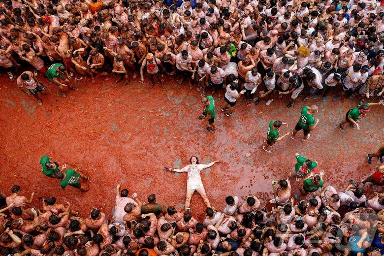 28일(현지시간) 스페인 발렌시아 인근 부뇰 마을에서 연례 토마토 축제 '라 토마티나'가 열렸다. 24.08.28 ⓒ 로이터=뉴스1 ⓒ News1 김예슬 기자