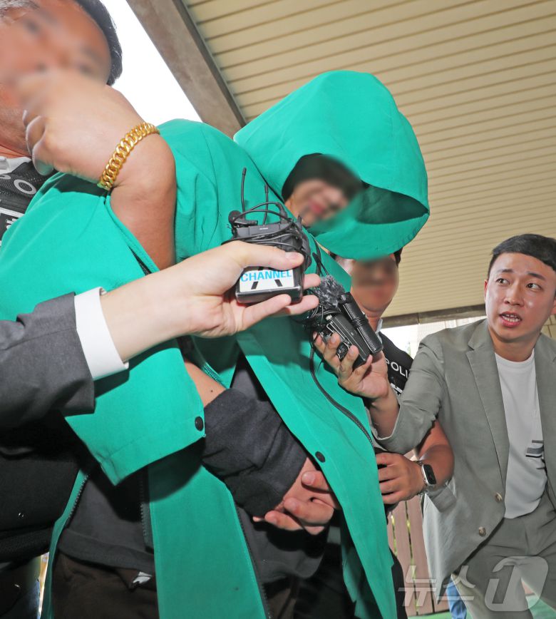 태국 파타야에서 공범 2명과 함께 한국인 관광객을 납치 살해한 혐의를 받는 피의자 A 씨(27)가 12일 오후 경남 창원 성산구 창원지방법원에서 열린 구속 전 피의자 심문(영장실질심사)에 출석하고 있다. 2024.7.12/뉴스1 ⓒ News1 윤일지 기자