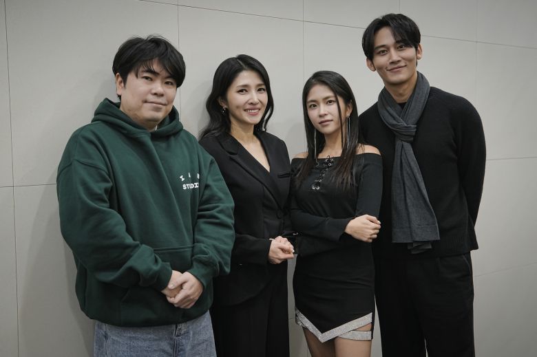 (왼쪽부터) 현정완 PD, 김경란, 이지나, 시윤 / 사진제공=웨이브