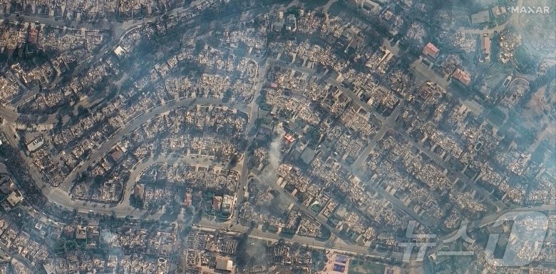 9일(현지시간) 산불로 초토화된 캘리포니아주 퍼시픽 팰리세이즈의 위성사진. 사진은 막사르 테크놀로지스 제공. 2025.01.09 ⓒ 로이터=뉴스1 ⓒ News1 김지완 기자