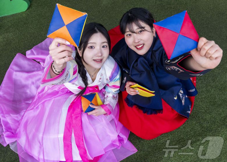 에버랜드가 카니발광장에서 진행하는 '설레는 K-놀이대전'.(에버랜드 제공)