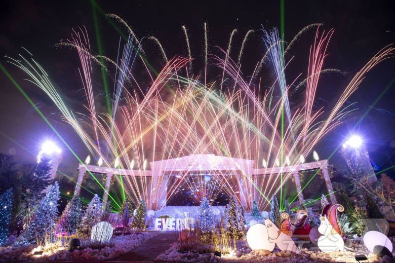 에버랜드에서 멀티미디어쇼 '무민 불꽃놀이'가 진행되고 있다.(에버랜드 제공)