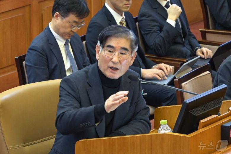 김용현 전 국방부 장관이 23일 오후 서울 종로구 헌법재판소에서 열린 윤석열 대통령 탄핵심판 4차변론에 증인으로 출석해 발언하고 있다. (헌법재판소 제공) 2025.1.23/뉴스1