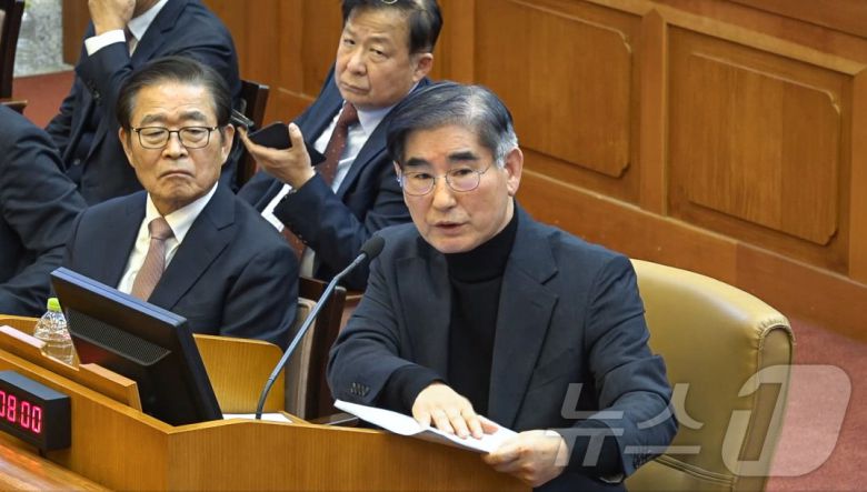 김용현 전 국방부 장관이 23일 오후 서울 종로구 헌법재판소에서 열린 윤석열 대통령 탄핵심판 4차변론에 증인으로 출석해 발언하고 있다. (헌법재판소 제공) 2025.1.23/뉴스1