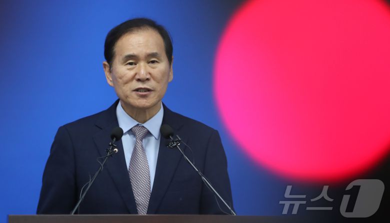 김동섭 한국석유공사 사장이 19일 세종시 정부세종청사 산업통상자원부에서 동해 심해 석유·가스전 개발 관련 해외 기업 투자 유치 진행 현황 브리핑을 하고 있다.2024.6.19/뉴스1 ⓒ News1 김기남 기자