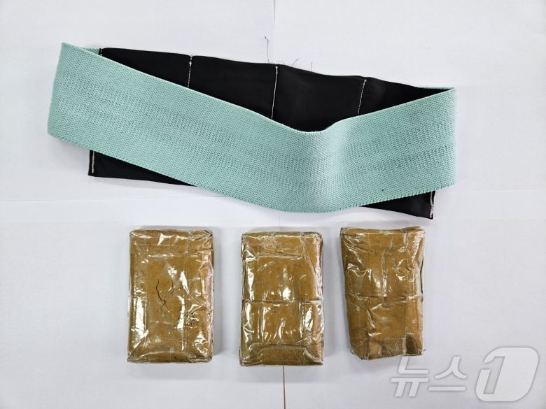 금괴벨트 압수물 (사진=경기북부경찰청)