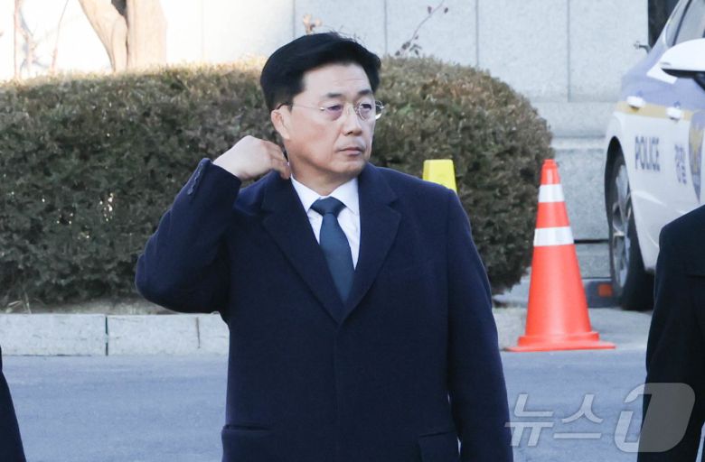 홍장원 전 국가정보원 제1차장이 20일 서울 종로구 헌법재판소에서 열린 윤석열 대통령 탄핵심판 10차 변론에 증인으로 출석하고 있다. 2025.2.20/뉴스1 ⓒ News1 허경 기자