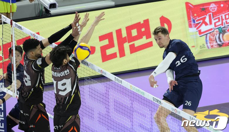 지난 시즌 챔피언결정전을 앞두고 영입됐던 대한항공 막심 지갈로프. /뉴스1 DB ⓒ News1 김성진 기자