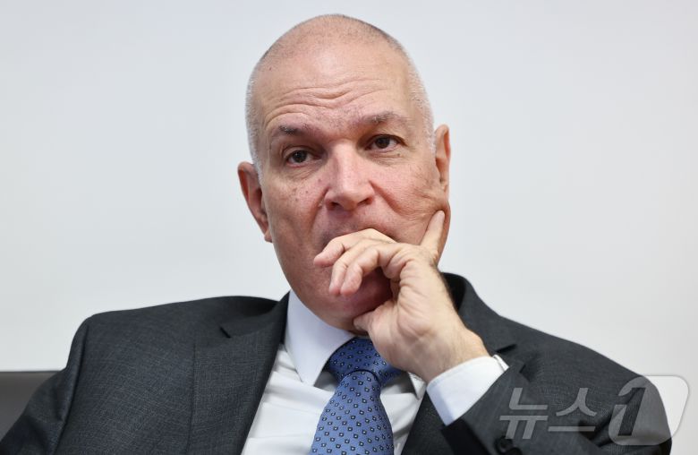 라파엘 하르파즈 주한 이스라엘 대사가 20일 서울 종로구 주한 이스라엘 대사관에서 뉴스1과 인터뷰를 갖고 있다. 2025.3.20/뉴스1 ⓒ News1 김도우 기자