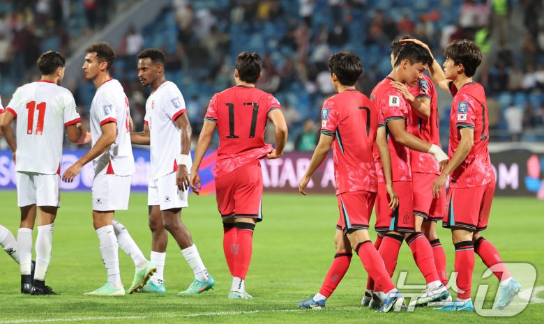 지난해 10월 요르단 원정에서 승리한 축구대표팀.. /뉴스1 ⓒ News1 김도우 기자