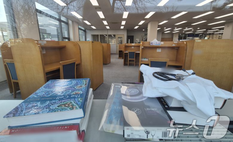 개강했지만 텅 빈 의과대학 도서관. /뉴스1 ⓒ News1 김영운 기자