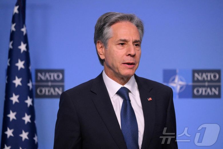 토니 블링컨 미국 국무장관이 3일 (현지시간) 벨기에 브뤼셀의 나토 본부에서 열린 나토 외무장관회의 중 마르크 뤼터 나토 사무총장과 취재진을 만나고 있다. 2024.12..04 ⓒ AFP=뉴스1 ⓒ News1 우동명 기자