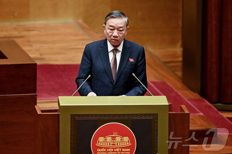 2일 또 럼 베트남 공산당 중앙위원회 총서기 겸 베트남 국가주석이 하노이 국회의사당에서 가을 국회 회기 개회연설을 하고 있다. 2024.10.21 ⓒ AFP=뉴스1 ⓒ News1 김지완 기자