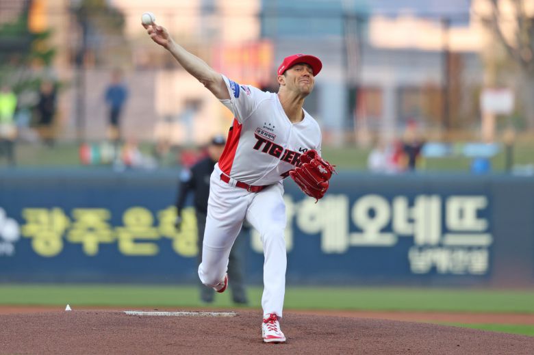 KIA 타이거즈 외국인 투수 제임스 네일이 15일 열린 2025 신한 SOL뱅크 KBO리그 광주 KT 위즈전에서 6이닝 무실점 호투를 펼쳤다. 네일의 시즌 평균자책점은 0.29로 낮아졌다. (KIA 타이거즈 제공)
