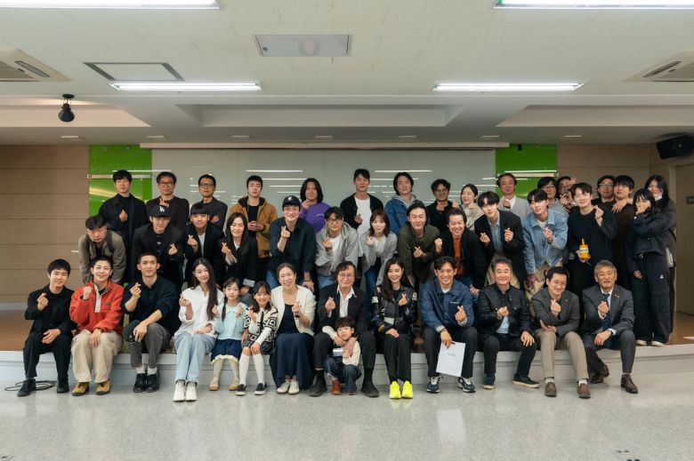 '내 이름은' 고사 현장 스틸