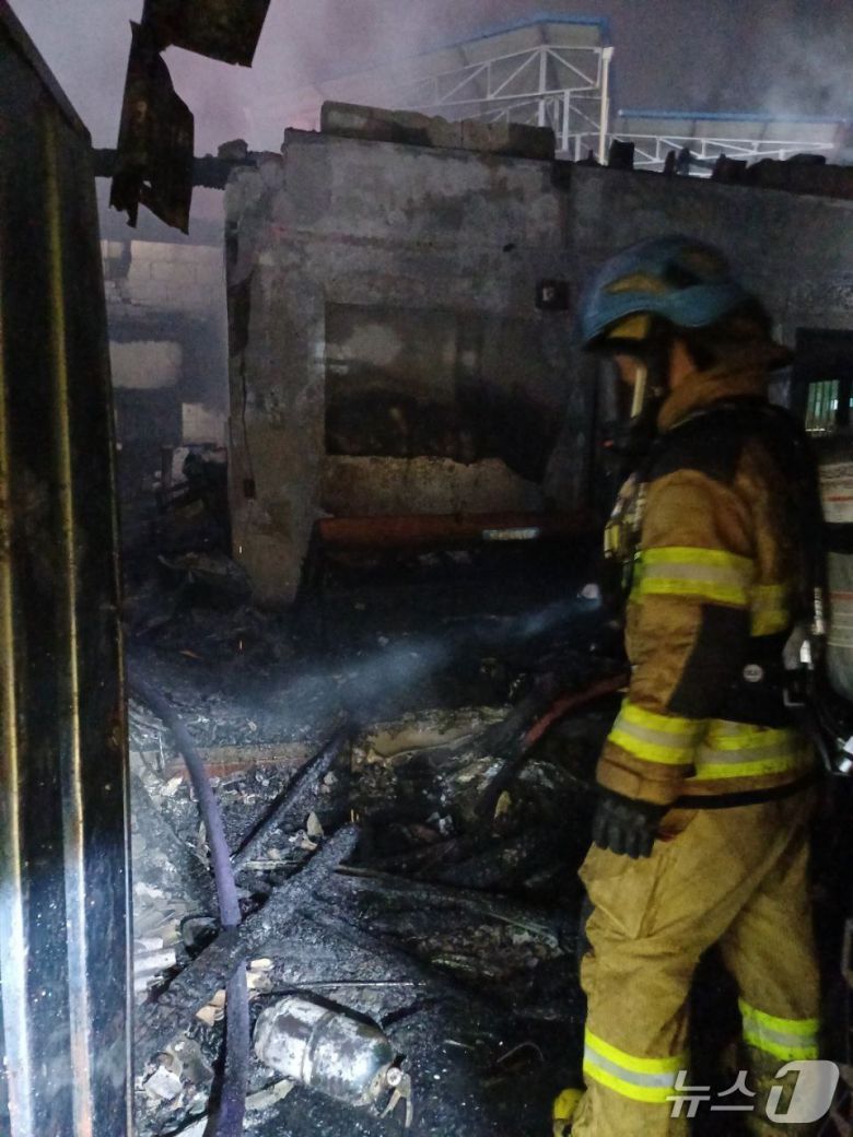 화재 현장. (경기도소방재난본부 제공. 재판매 및 DB 금지) 2025.4.19/뉴스1
