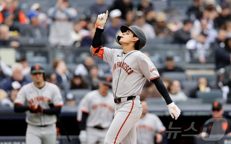 이정후의 홈런 세리머니. ⓒ AFP=뉴스1