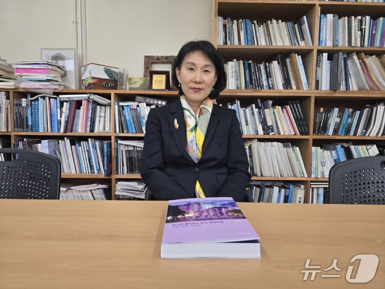 '전시로 풀어보는 한국 현대미술' 저자 진휘연 한국예술종합학교 교수. ⓒ 뉴스1 김정한 기자