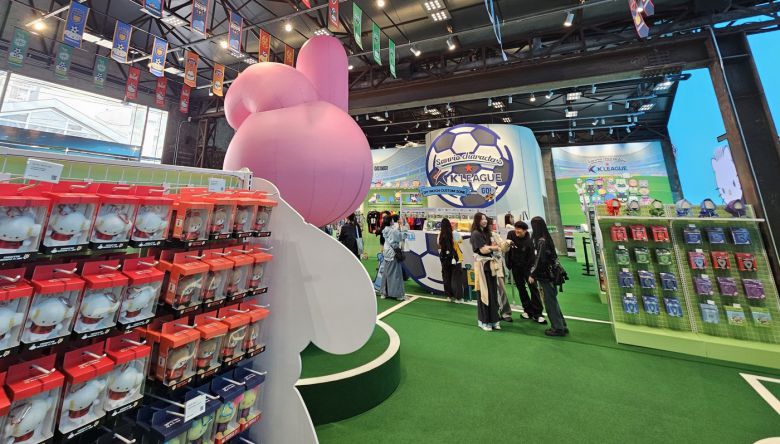 K리그 X 산리오캐릭터즈 팝업 스토어가 24일부터 서울 성동구의 무신사 스토어 성수@대림창고에서 운영된다. /뉴스1 ⓒ 뉴스1 김도용 기자