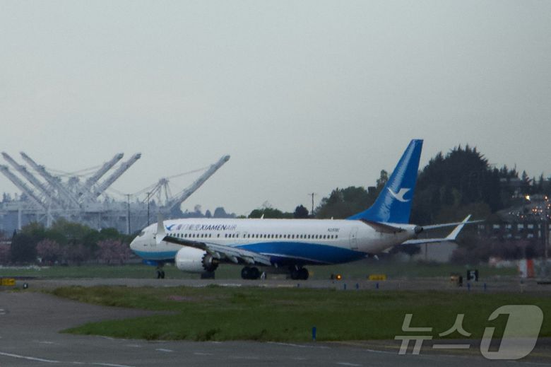 중국 샤먼항공에 인도 예정이던 보잉 737 맥스 항공기가 19일(현지시간) 미국 시애틀 킹카운티 국제공항으로 돌아왔다. 2025.4.20 ⓒ 로이터=뉴스1 ⓒ News1 정은지 특파원