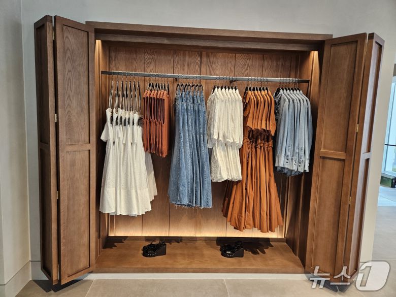 자라 명동 눈스퀘어 플래그십 스토어.ⓒ 뉴스1/김진희 기자.