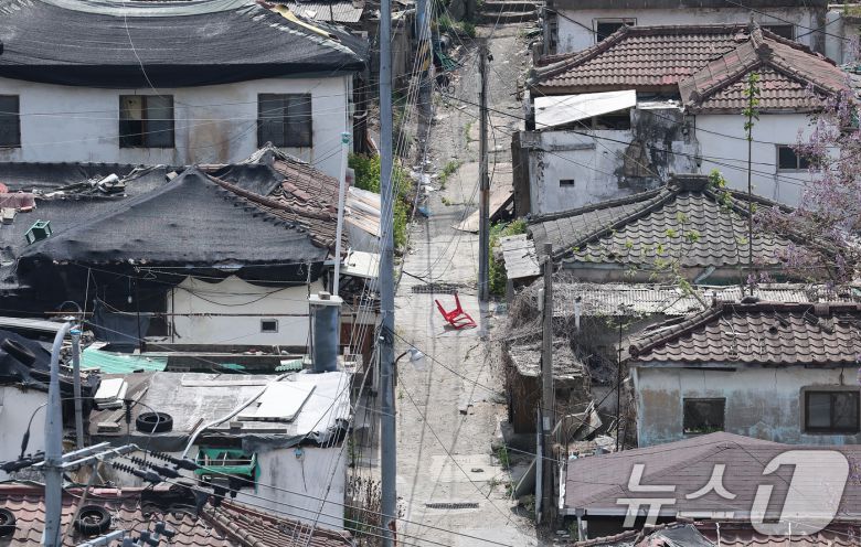 서울 마지막 달동네인 노원구 중계본동 '백사마을'이 철거된다. 사진은 8일 오전 서울 노원구 백사마을의 모습. 2025.5.8/뉴스1 ⓒ News1 김성진 기자