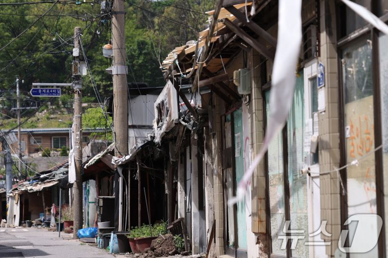 서울 마지막 달동네인 노원구 중계본동 '백사마을'이 철거된다. 사진은 8일 오전 서울 노원구 백사마을의 모습. 2025.5.8/뉴스1 ⓒ News1 김성진 기자