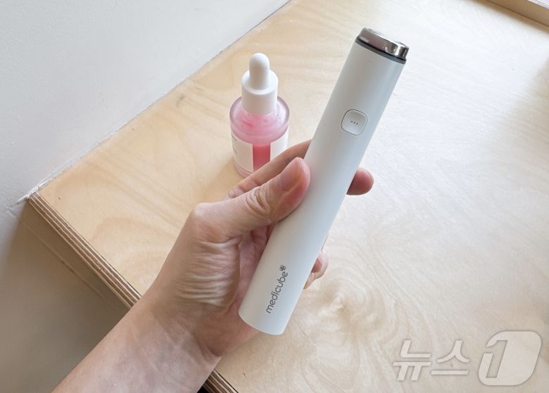 에이피알 메디큐브 에이지알 부스터 프로 미니 ⓒ News1 이민주 기자