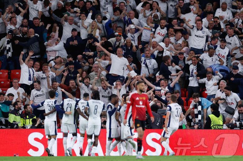 유럽축구연맹(UEFA) 유로파리그 선제골을 넣은 토트넘. ⓒ AFP=뉴스1